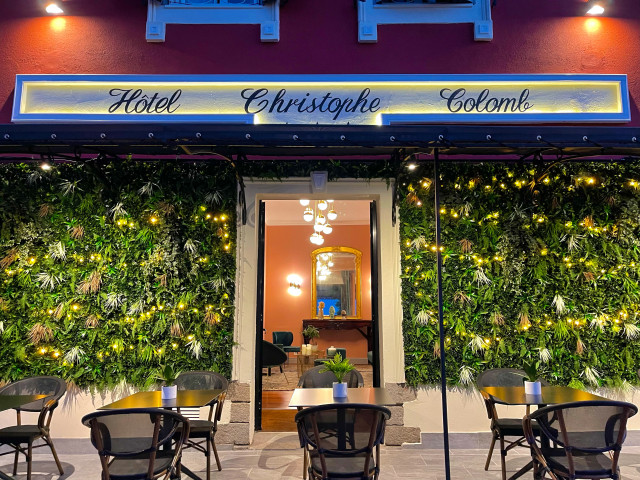 hotel-christophe-colomb-entree-97706