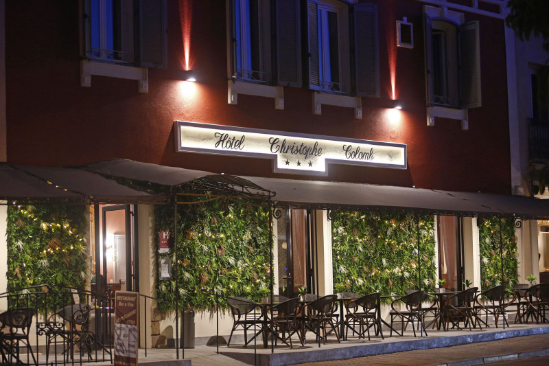Christophe Colomb hôtel 3 étoiles centre ville Calvi Corse
